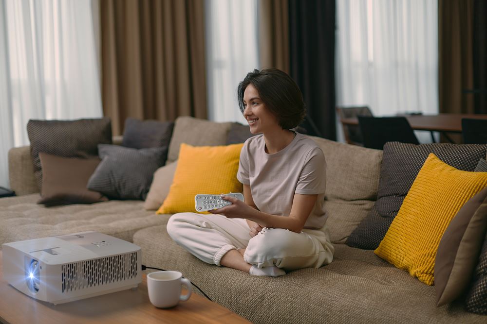 Optoma UHD35STx – Short Throw 4K UHD Gaming &amp; Home Entertainment Projector